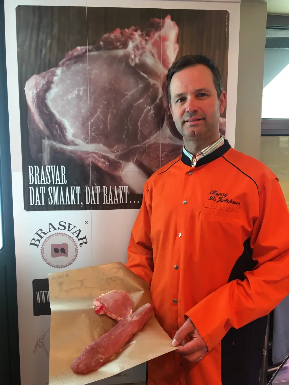 “Het bruine randje bij het bakken verzorgt een  schone aanbakbasis voor saus” (Brasvar)