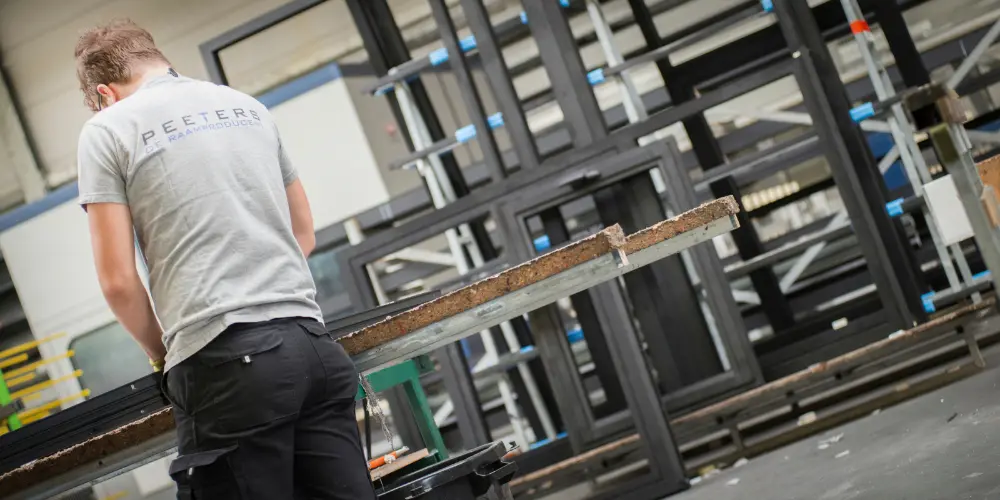 Le service complet de Peeters, de Raamproducent