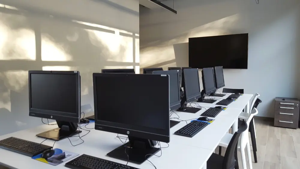 Le nouveau b&acirc;timent comprend aussi un centre de formation