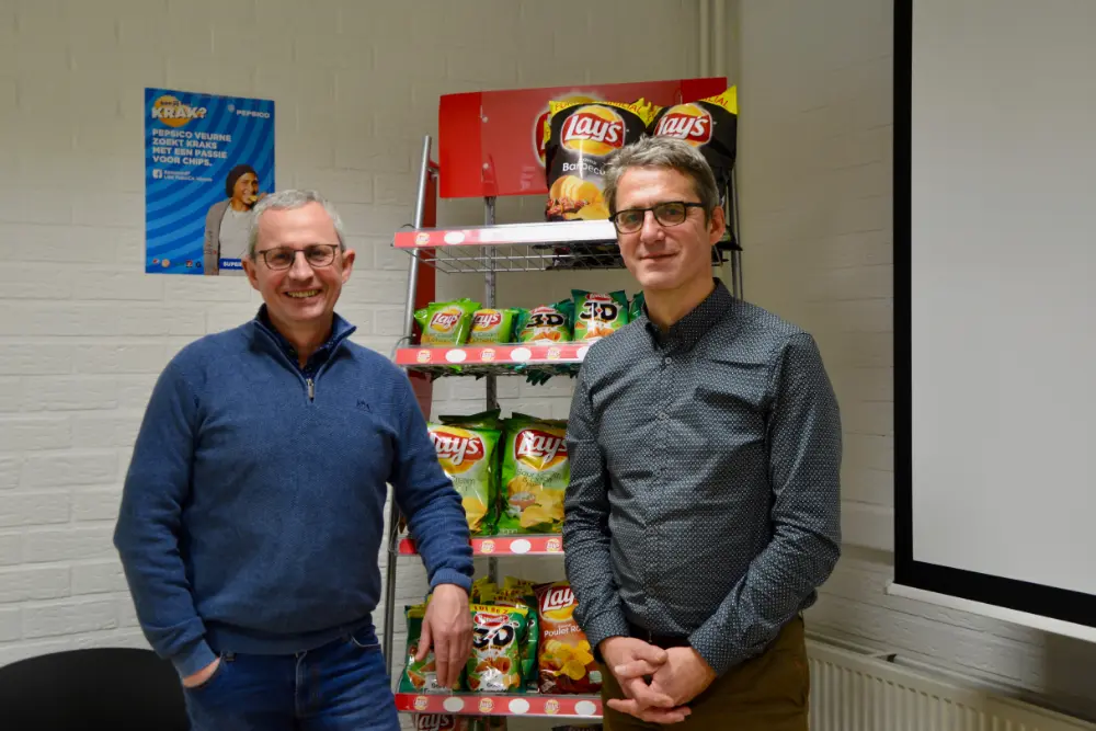 Johan Delmoitie, European Reliability & Maintenance Lead Snacks & Grains division, en Bert Pieters, engineering manager, bij PepsiCo