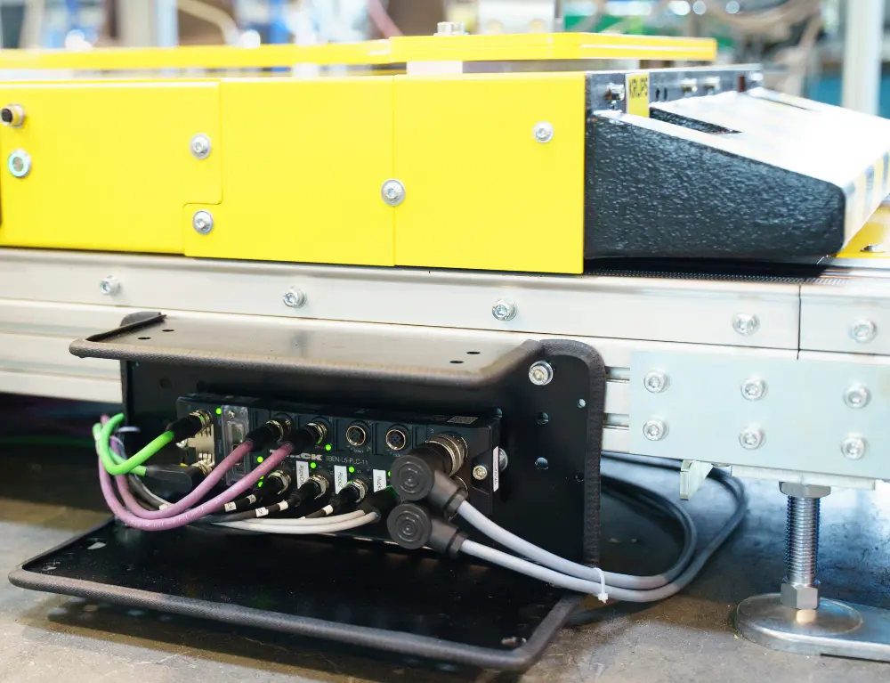 Omdat u geld kunt sparen met onze krachtige PLC met multiprotocol, CAN- en seri&euml;le poorten in een robuuste IP67-behuizing, geschikt voor toepassingen bij temperaturen van -40&hellip;+70&deg;C en bruikbaar als veelzijdige protocol convertor.