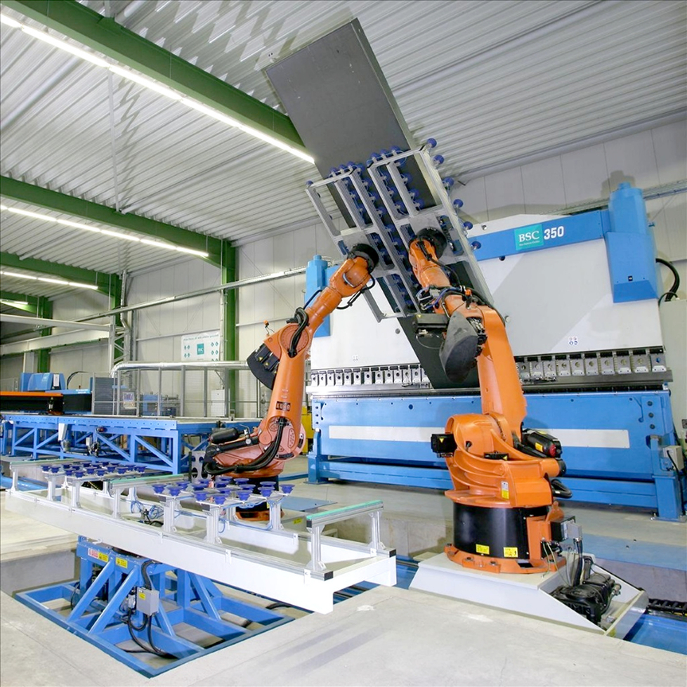 Een bedrijf dat twee aparte machines aankoopt en samenbouwt in één installatie, wordt beschouwd als een machinebouwer