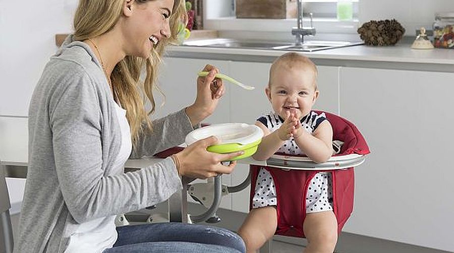 De Chicco 360&deg; seat kan 360&deg; draaien, heel handig in kleine ruimtes of onderweg