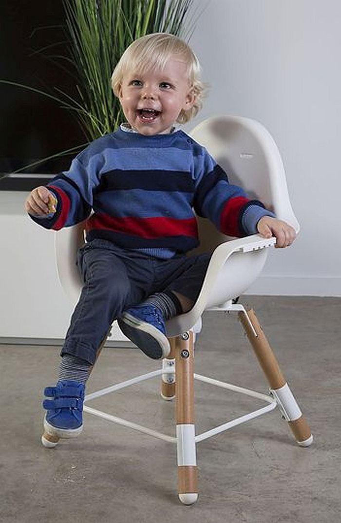 Le chaise haute Evolu de Childhome peut &ecirc;tre transform&eacute;e en chouette chaise pour enfant