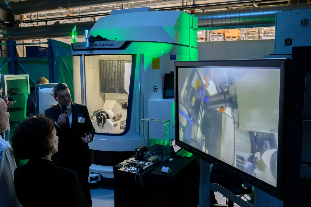 De volgende generatie van machines zal productiever, efficiënter en flexibeler zijn, dankzij de implementatie van smart industry. Denk aan orderverwerking, werkvoorbereiding, productieplanning, fabricage en logistiek