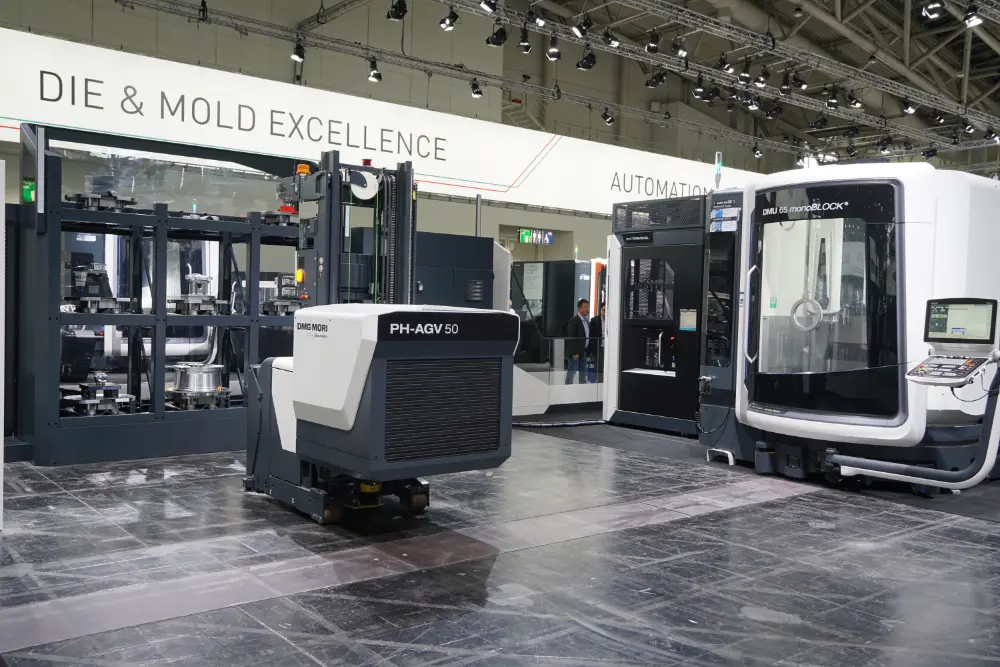 Veel machinebouwers toonden AGV’s. DMG Mori ontwikkelt dit concept samen met heftruckfabrikant Jungheinrich