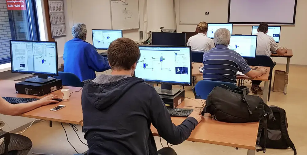 Gebruikers kunnen tijdens een Modelling Course zelf processen in de Mobatec Modeller invoeren