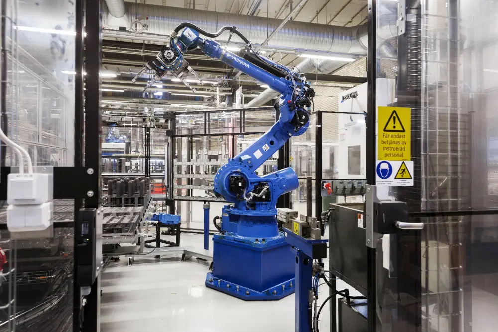 L&rsquo;entreprise est en partie active sur le march&eacute; auquel elle s&rsquo;adresse elle-m&ecirc;me. Pour la fabrication des porte-outils, elle utilise les m&ecirc;mes machines que celles utilis&eacute;es chez les clients