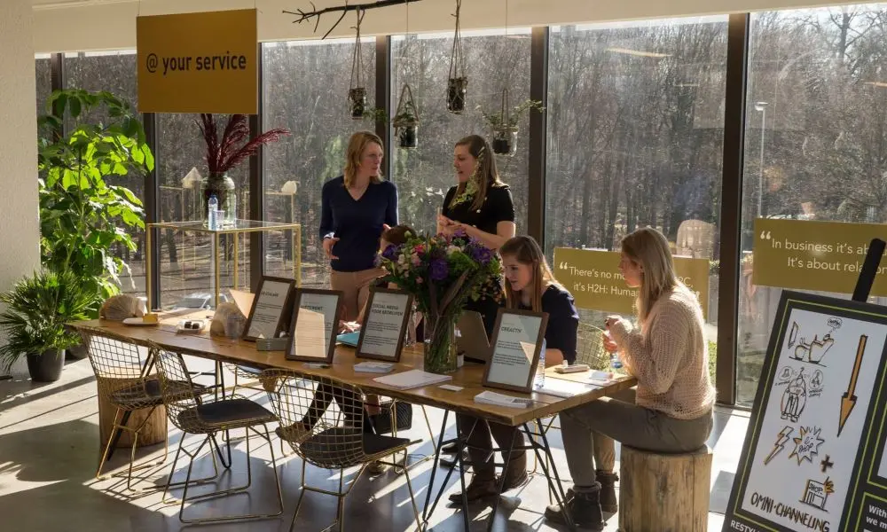 walk en watch trademart