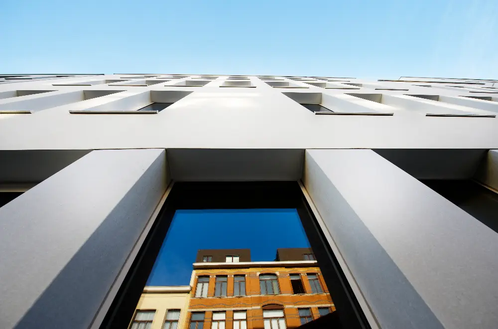 GEBOUW IN ARCHITECTONISCH BETON