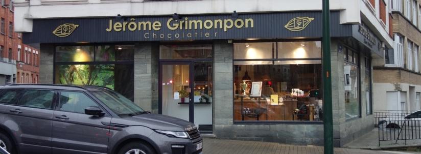 Au tea-room, les clients peuvent faire une pause avec une boisson chaude et une praline. Bientôt, ils pourront aussi déguster des mignardises