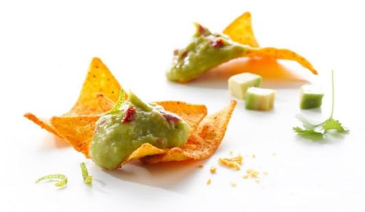 Mexico staat voor kleur.  Laat deze kleurencombi’s ook spreken in je toonbank: het rood van de tomaten, het groen van guacamole, het geel van mais