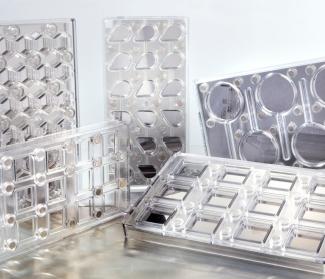 Chocolate World heeft een zeer ruim assortiment  poly­carbonaatvormen. Die zijn uitermate geschikt  voor injectie