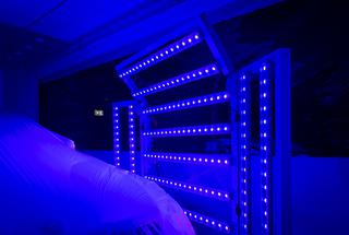 De regel is: hoe kleiner de herstelling, hoe groter de impact van stoptijden.Het loont dus de moeite om gebruik te maken van uv- en ir-technologie