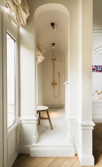 Dankzij de overplinten hoeft u oude plinten 
niet langer uit te breken. Dat bespaart u
een hoop plamuurwerk