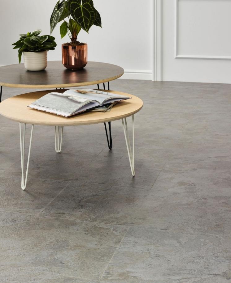 De PU-laag op de IVC-projectvloer biedt hoogwaardige bescherming aan de vinylvloer