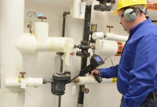Il faut un contact physique entre le purgeur et le mesureur ultrasonique pour pouvoir constater le fonctionnement