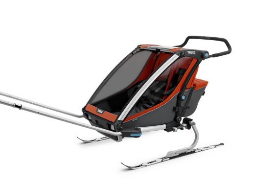 De Thule Chariot Cross is een com- fortabele allround kinderwagen  voor joggers, fietsers en ski&euml;rs, deze biedt comfort en flexibiliteit voor gezinnen met  een actieve levensstijl