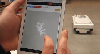 Cet 'AMR' est quasiment directement utilisable (sans modifications infrastructurelles)et on peut le commander partout via une tablette - Sur la base de la technologie SLAM, il exécute ses missions