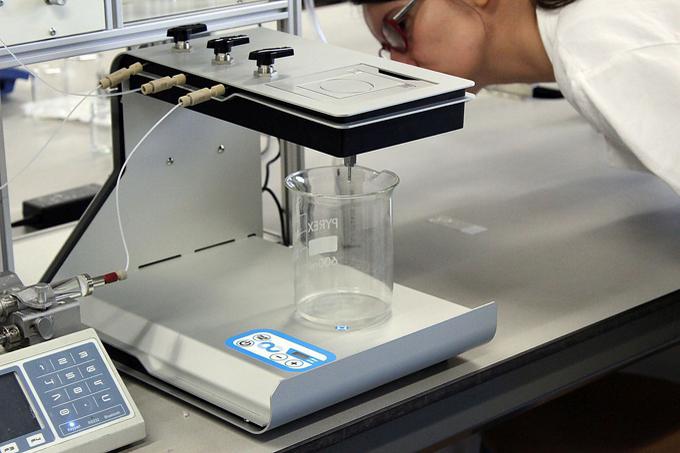 Robin de Bruijn (CTO Emultech): &ldquo;Wij werken op microschaal, maar een vergelijkbaar proc&eacute;d&eacute; kan ook op nanoschaal werken.&rdquo;