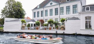 Le Boutique Hotel Van Cleef est superbement situ&eacute; sur les canaux de Bruges