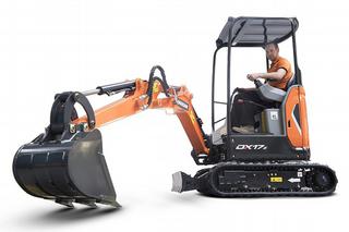 La Doosan DX17Z se caract&eacute;rise par sa grande port&eacute;e