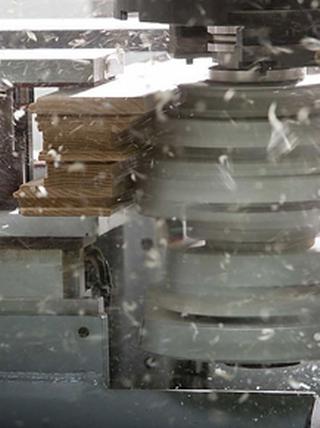 Totaalprofilering van een houten raamkeper op een modern CNC-ramencenter: de meest moderne en precieze manier om een houten raam te produceren