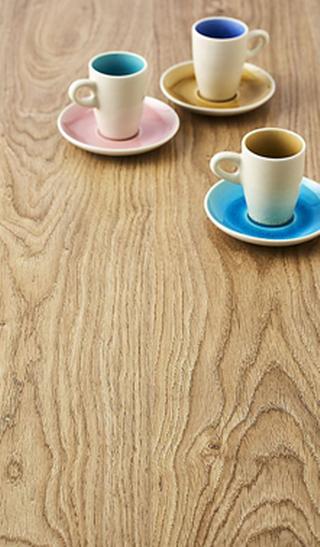 Dessin bois avec structure de surface synchrone (photo: Unilin, Stefaan Achtergaele)