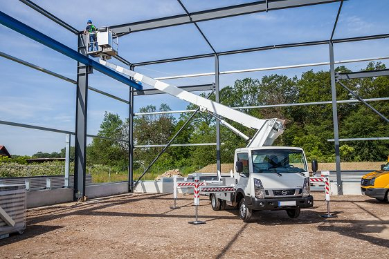 Wie een polyvalente hoogtewerker wil met de modernste technologie en het grootste gebruiksgemak, hoeft niet verder te zoeken