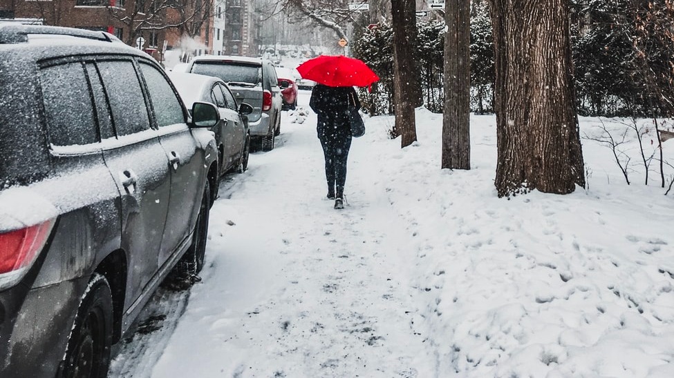 Auto's die lang stilstaan, kunnen problemen met de accu krijgen - zeker in de koudere wintermaanden