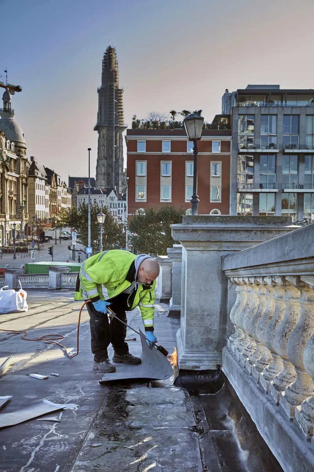 Nieuw waterdicht dek voor (helling naar) Zuiderterras