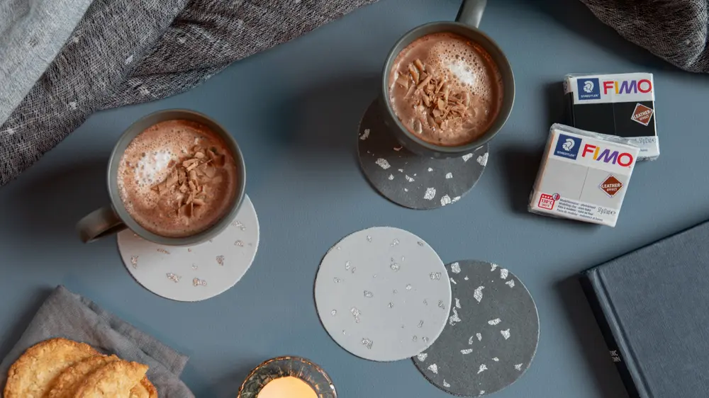 Coasters met FIMO leather-effect