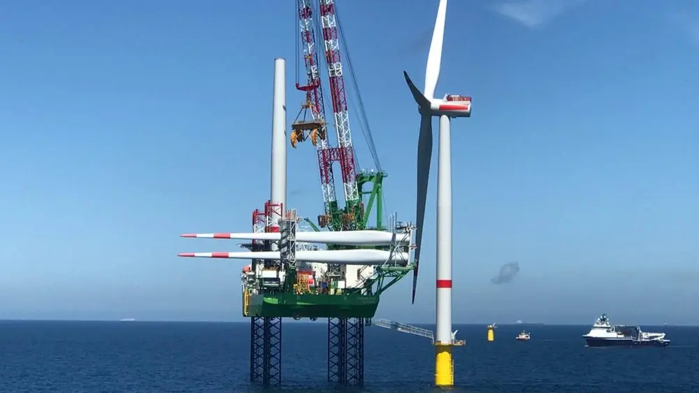 Hernieuwbare energie heeft letterlijk en figuurlijk de wind in de rug. Windparken worden vandaag steeds vaker zonder enige vorm van ondersteuning gebouwd (foto: SeaMade Windpark)