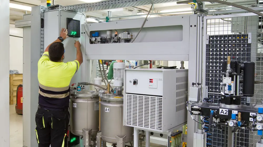 De installatie van slimme ventilatoren laat toe om temperatuursverloop in een schakelkast beter in te schatten. De indicatieleds dragen daar verder aan bij