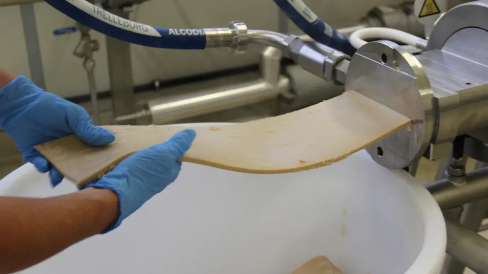 Via high moisture extrusion wordt er een vezelachtige structuur gevormd