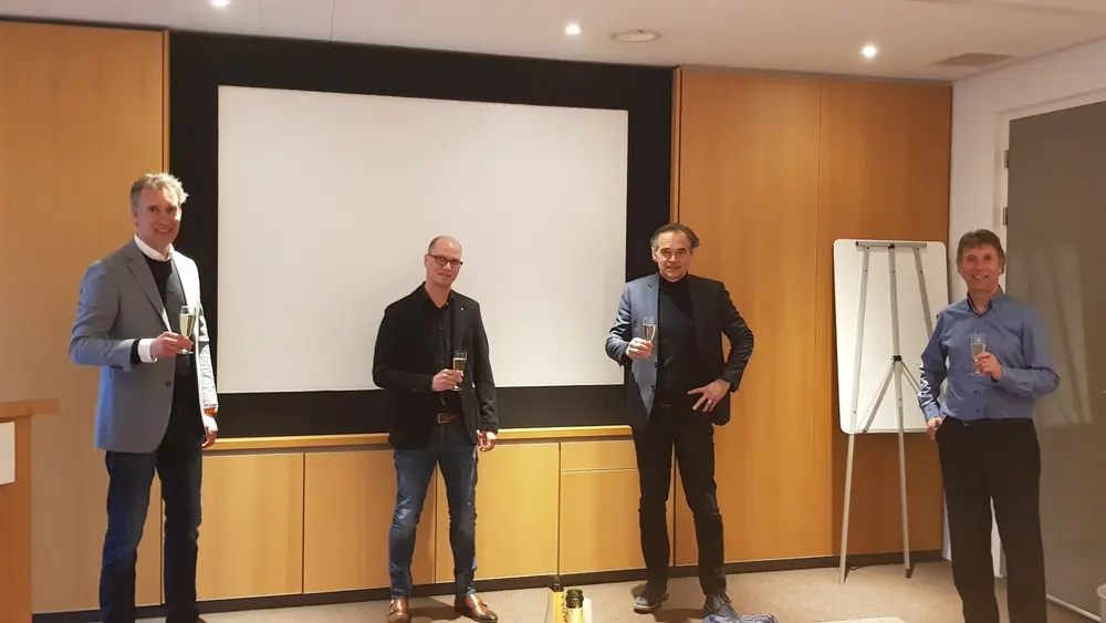 Roderik Hol en Peter Ordelmans (directie Typhoon), Robert Timmer (algemeen directeur Indutrade Benelux) en Leo van Diemen (financieel directeur Indutrade Benelux)