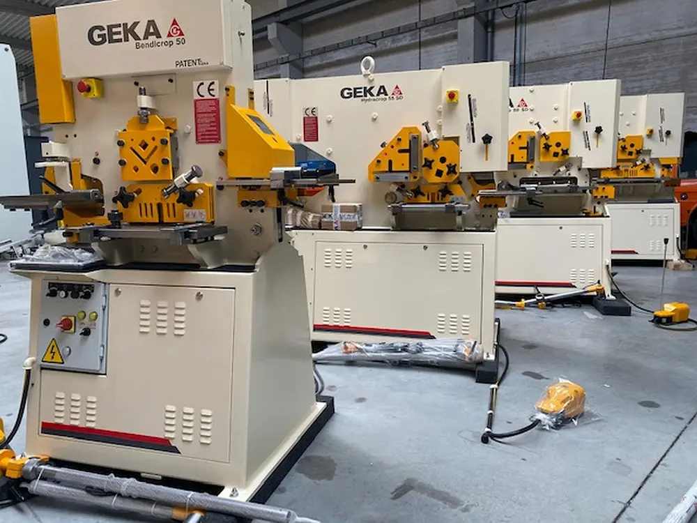 Alle standaardmachines op voorraad in demo ruimte te Herseaux