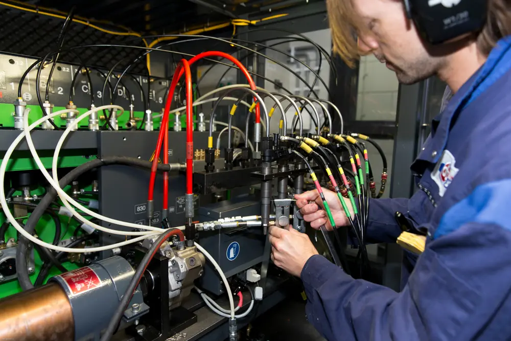 Met de inzet van speciale testbanken gaat Büchli na of de vervanging van verstuivers wel nodig is, waarmee het onnodige kosten helpt voorkomen