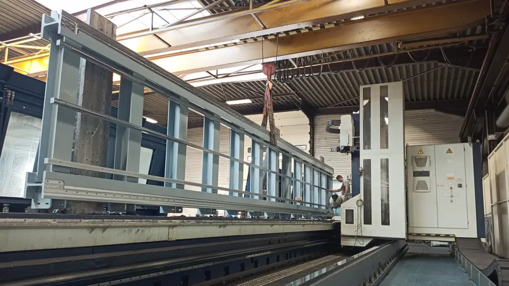 Complete installaties bestaande uit grote en kleine onderdelen, gelakt en gemonteerd, zijn voor Pollers ideale projecten