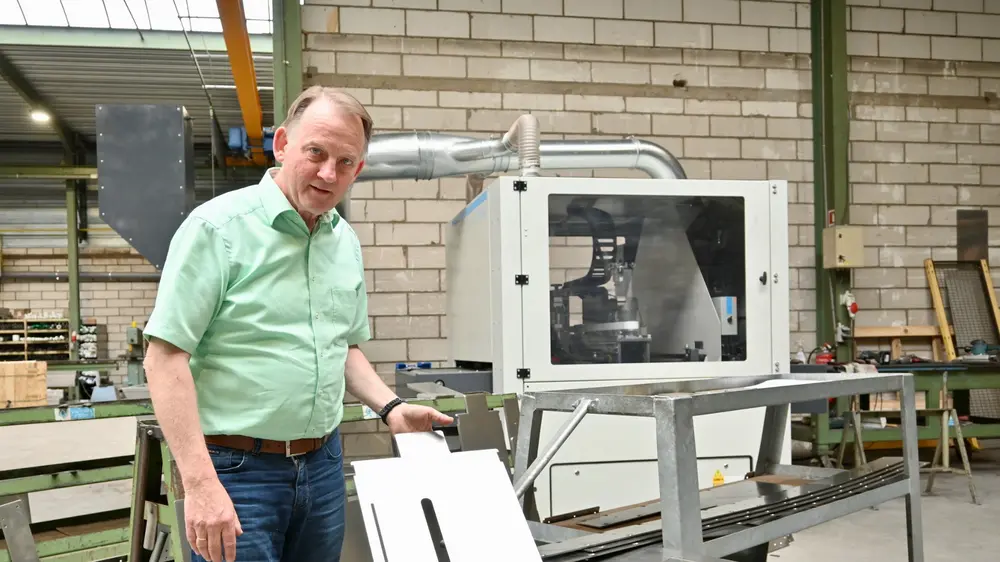 "Dankzij de ontbraammachine krijgen de gelaserde stukken nu sneller én beter hun afwerking", zegt medezaakvoerder Jan Torfs