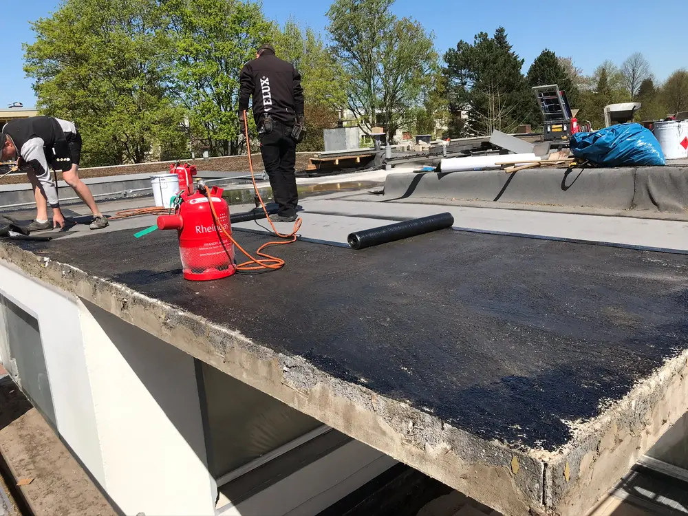 strippen bestaande dak