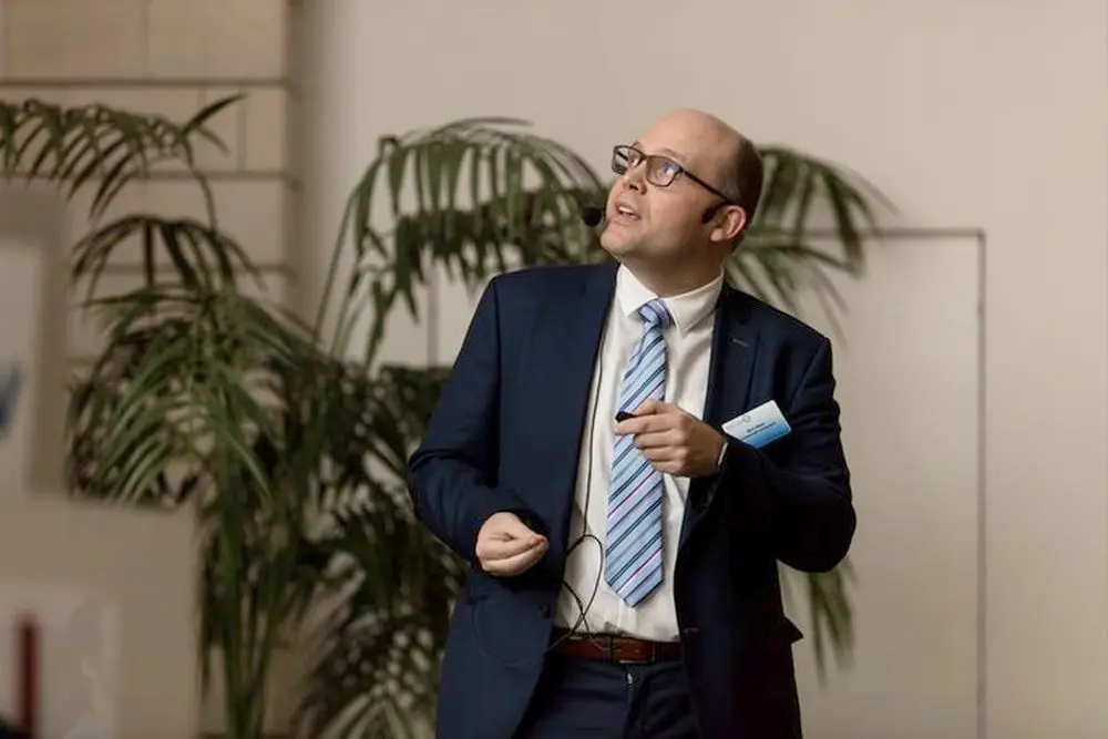 Bert Maes, gewoon hoogleraar chemie aan UA.