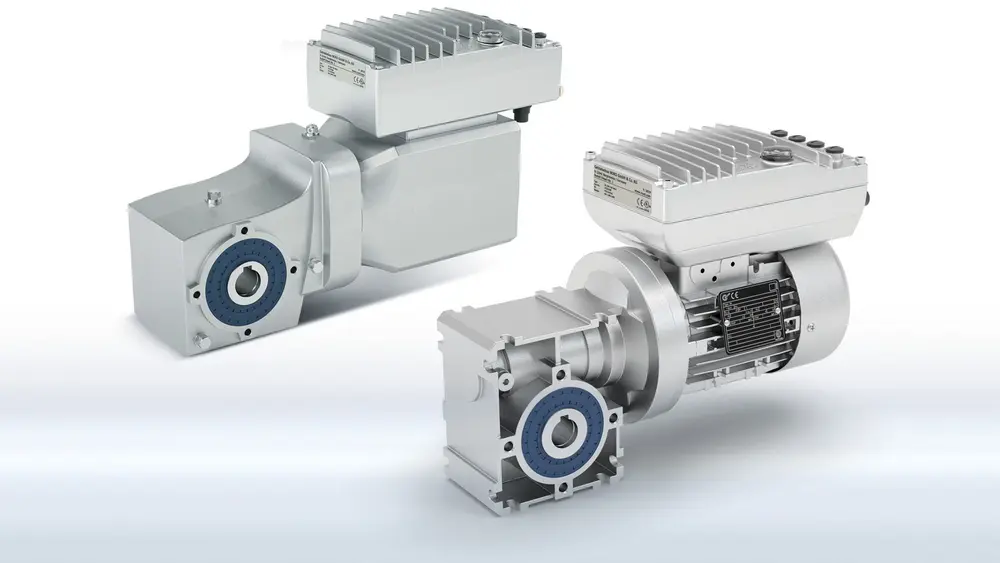 Eén omvormer, twee versies: NORDAC ON voor gebruik met asynchroonmotoren (voorgrond) en NORDAC ON+ voor combinatie met synchroonmotoren (achtergrond)