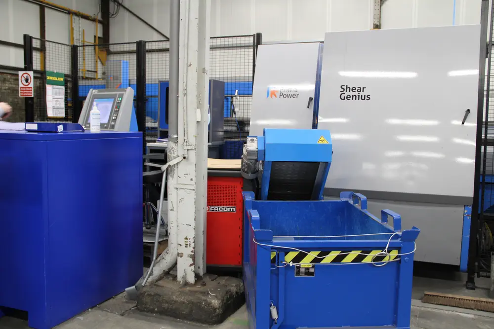 En 2019, Euro Register a acquis chez Prima Power, une nouvelle Poinçonneuse à commande numérique (PCN) équipée d’une cisaille. 