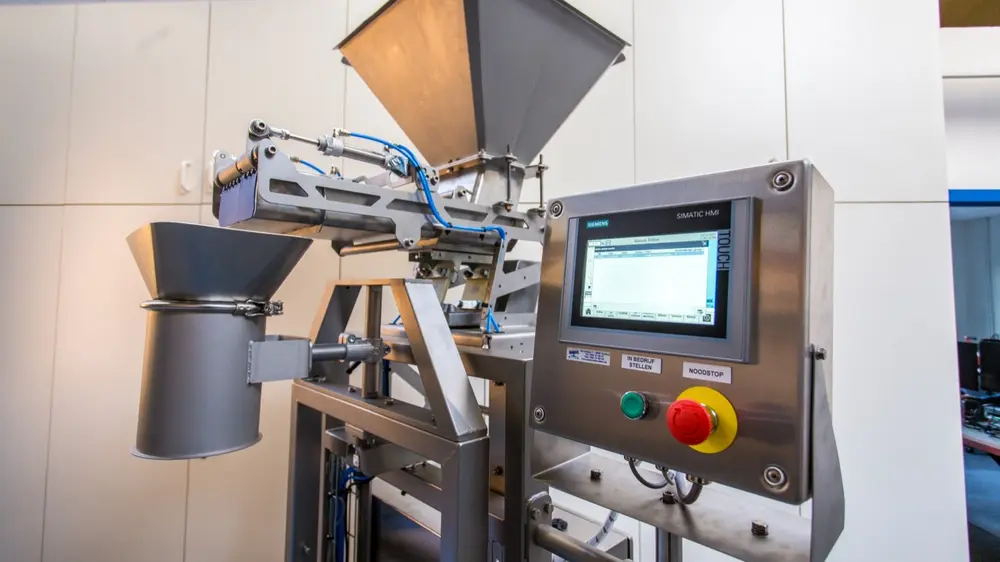 Door de modulaire opbouw kan dit toestel voorzien worden van verschillende doseereenheden om het product op het juiste gewicht in de zak of doos te vullen