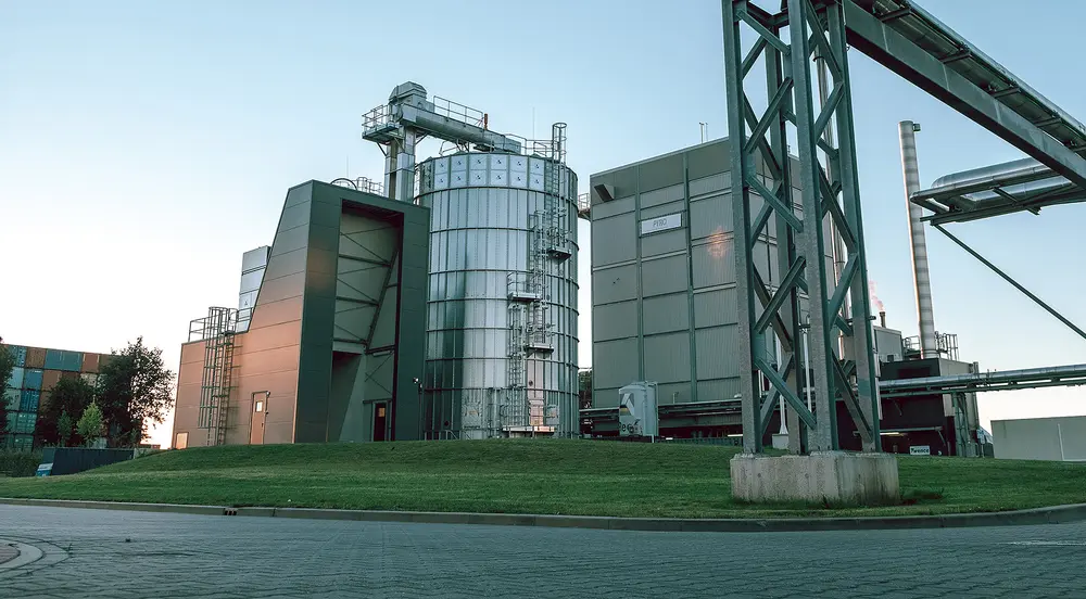 Empyro in Hengelo (Ov), ‘s werelds eerste commerciële pyrolyse-oliefabriek, is jaarlijks goed voor de productie van 20 miljoen liter pyrolyse-olie uit biomassa 