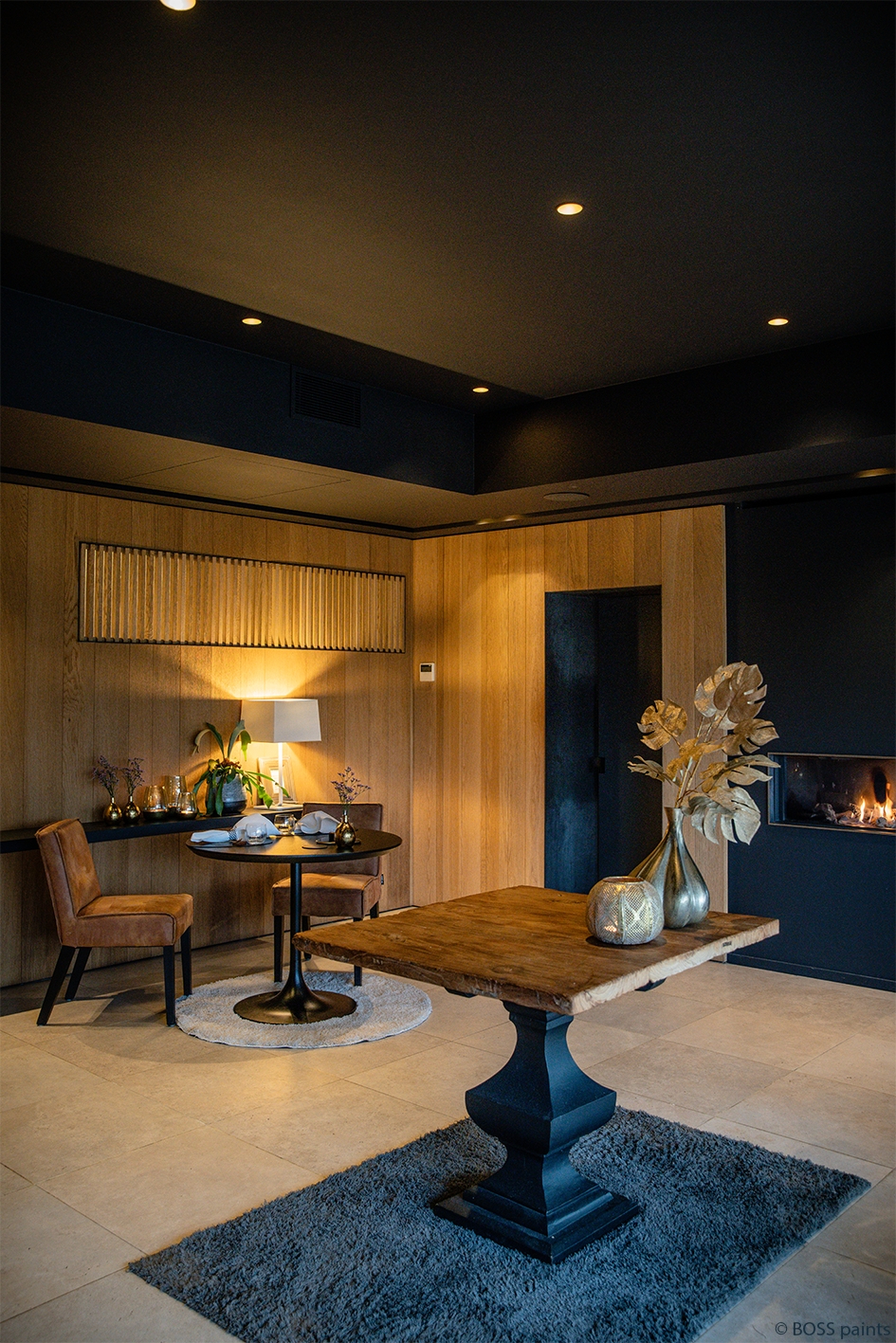 De zwarte versie van Interior Mat Spray wordt veel toegepast op plafonds van winkels en restaurants