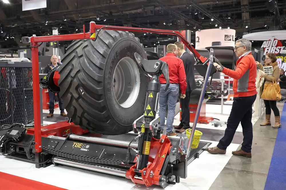 AutoTechnica showt een A-tot-Z-aanbod producten van trekhaaktoebehoren tot laadpaaloplossingen, en van klein tot groot