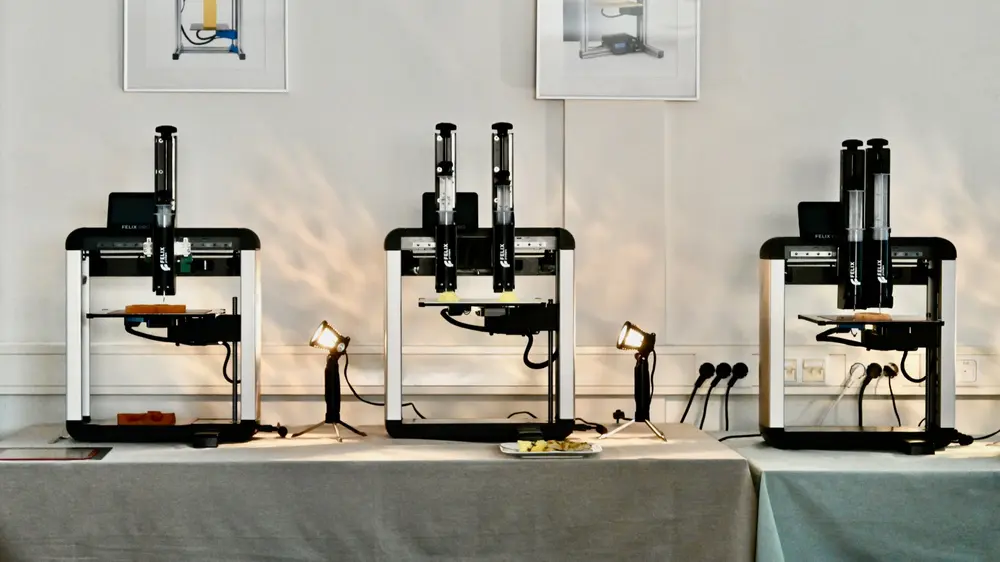 Het huidige portfolio aan standaardprinters van FELIXrobotics omvat een single-model met één printkop, een twin-model met twee koppen voor een verdubbeling van de printsnelheid en een switch-model waarmee twee verschillende ingrediënten in één gerecht kunnen worden gecombineerd