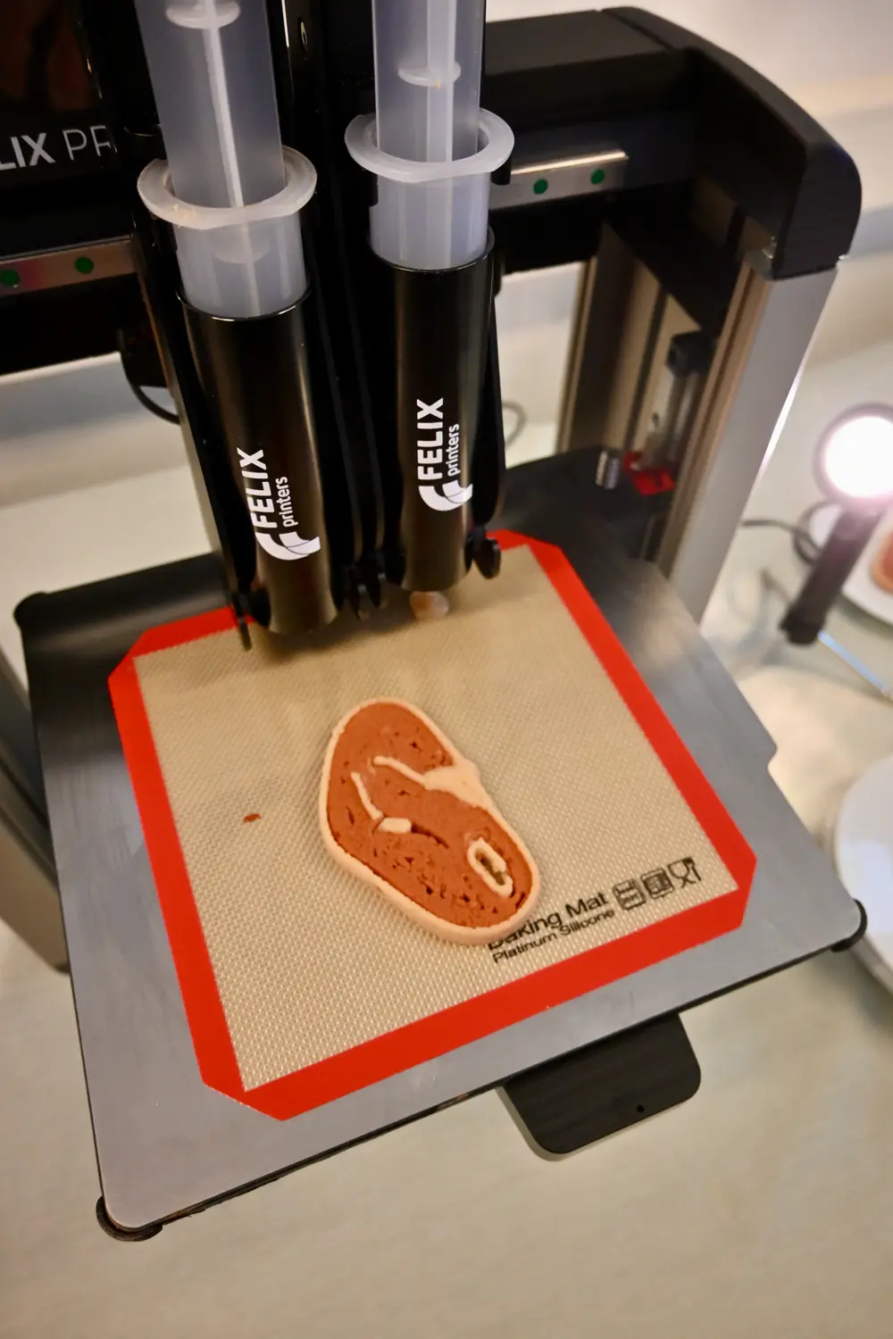 Bij het foodprinten wordt een puree of een pasta-achtige substantie laagsgewijs opgebouwd